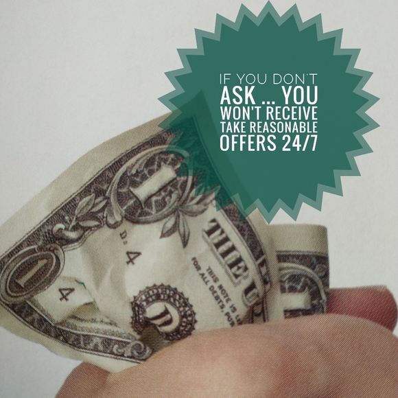 Acrylic Vase Urban Trendy 4.5" x 4" - Picture 9 of 9